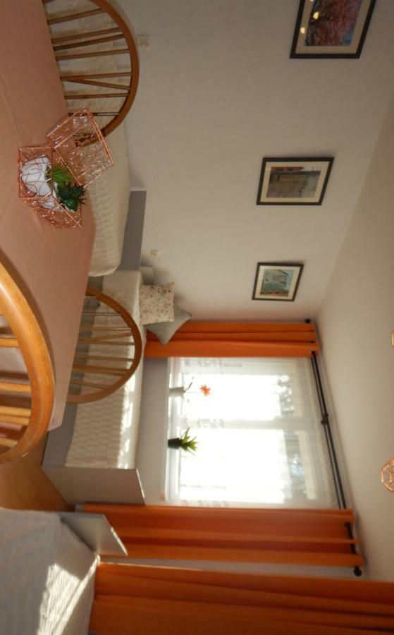 Апартаменти Apartament Piastowska Камєнна-Ґура Екстер'єр фото
