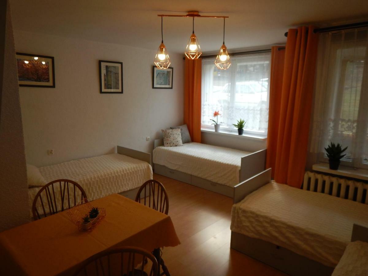 Апартаменти Apartament Piastowska Камєнна-Ґура Екстер'єр фото