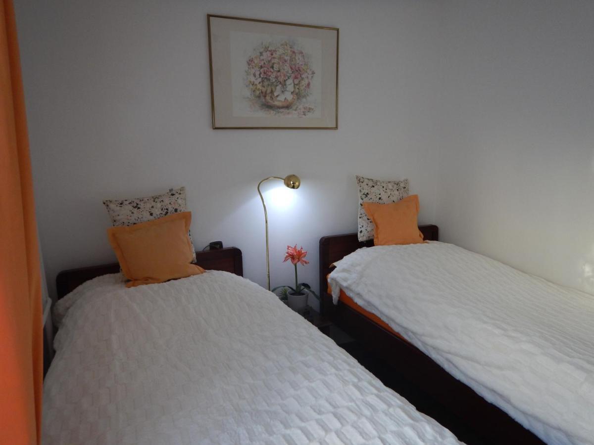 Апартаменти Apartament Piastowska Камєнна-Ґура Екстер'єр фото